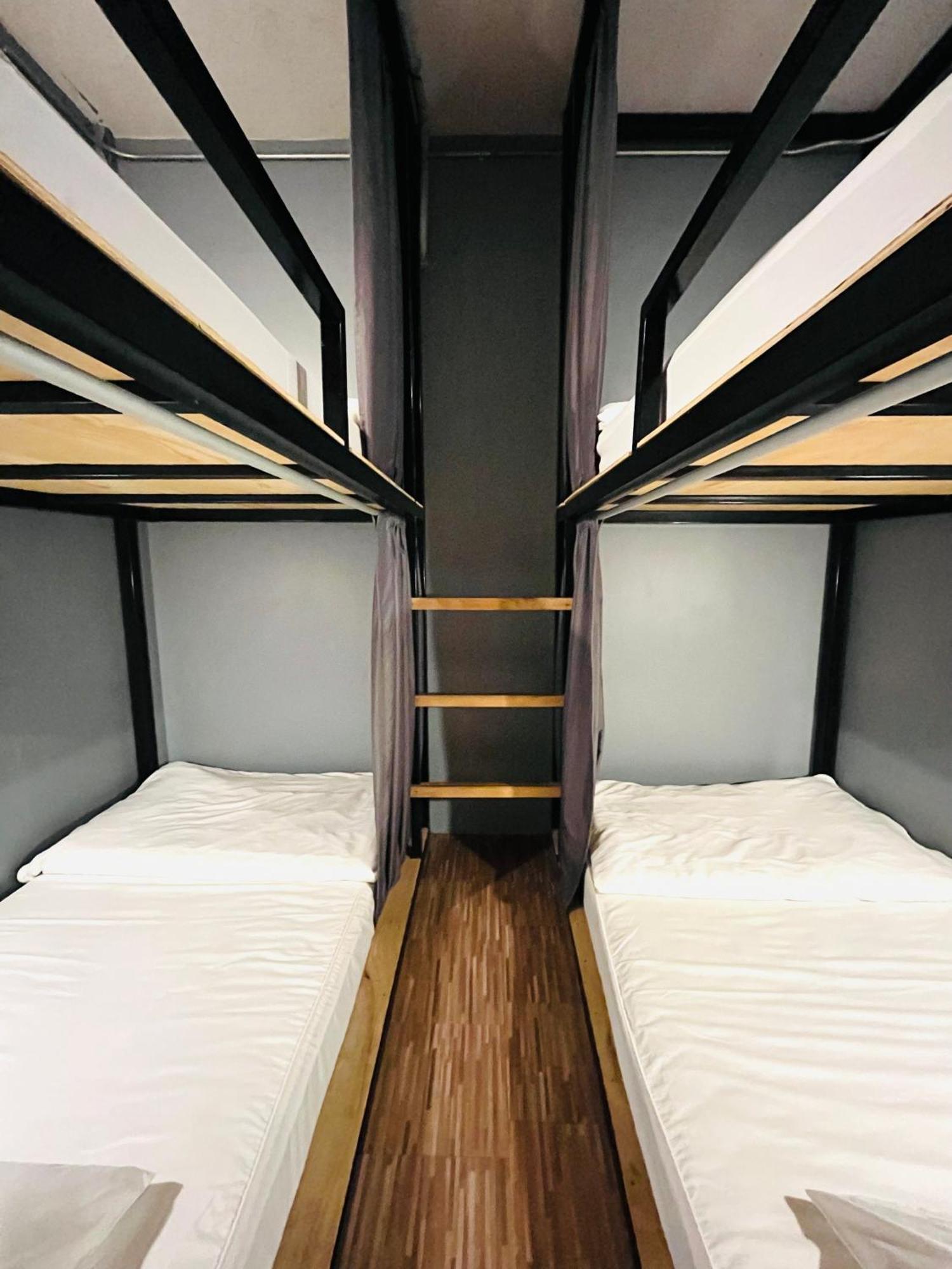 The Backpack Hostel Bangkok Dış mekan fotoğraf